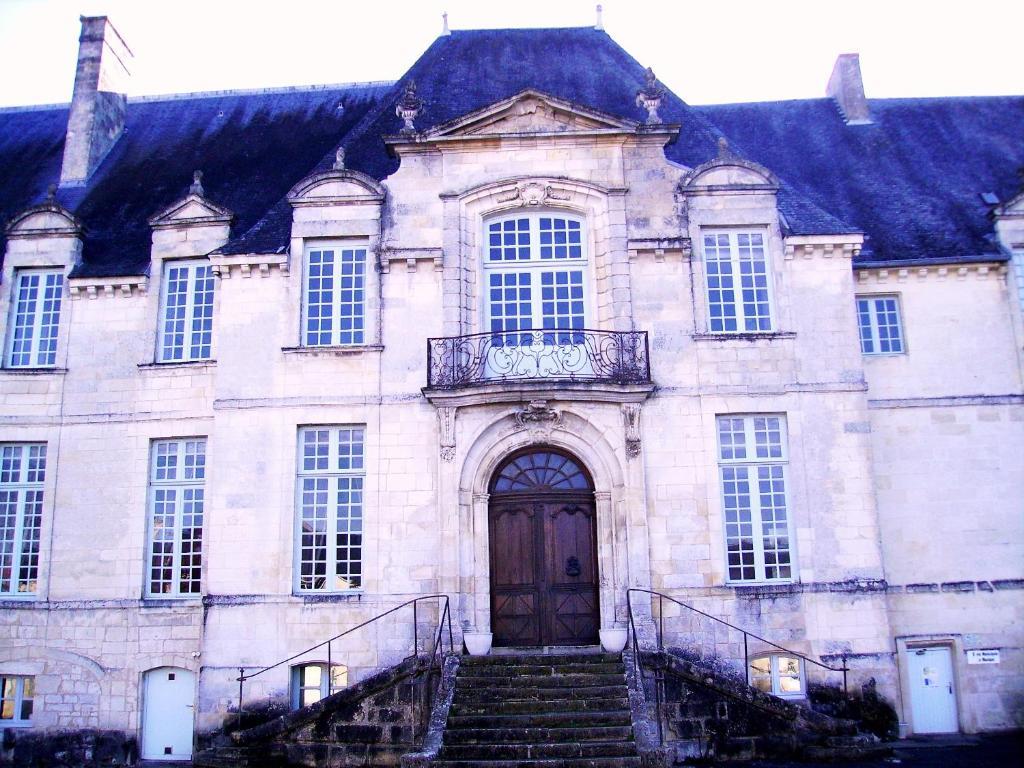 Abbaye Royale Hotel Saint-Jean-dʼAngély Exterior foto