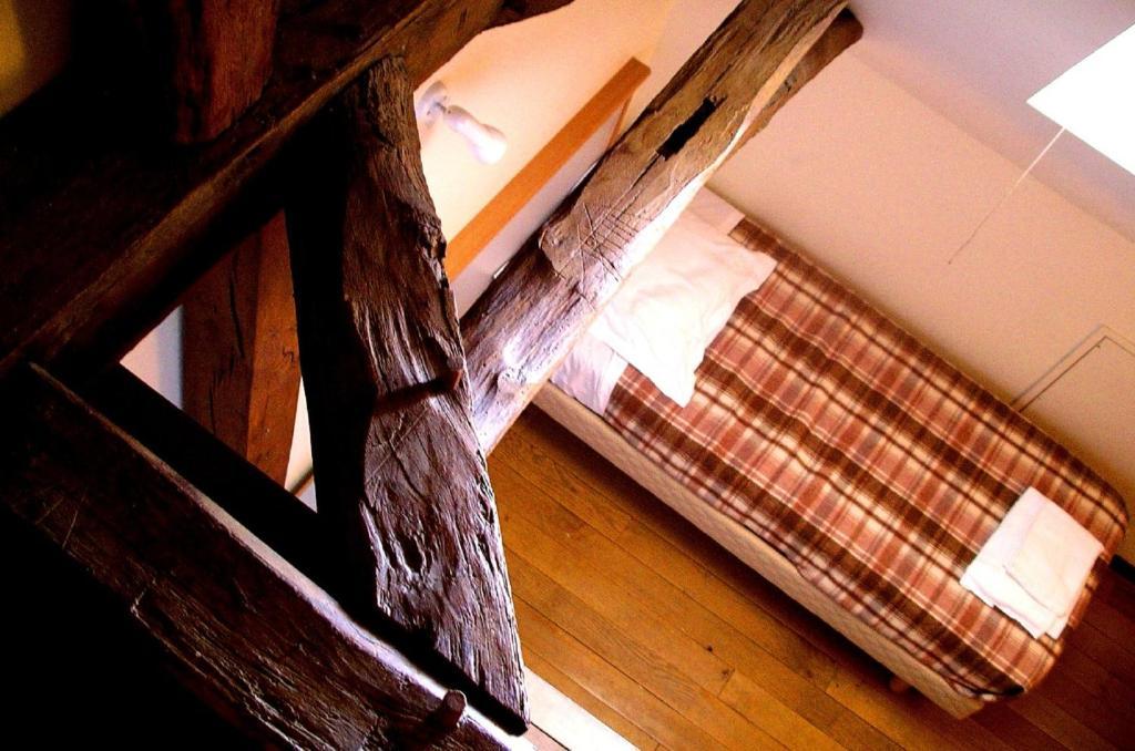 Abbaye Royale Hotel Saint-Jean-dʼAngély Habitación foto